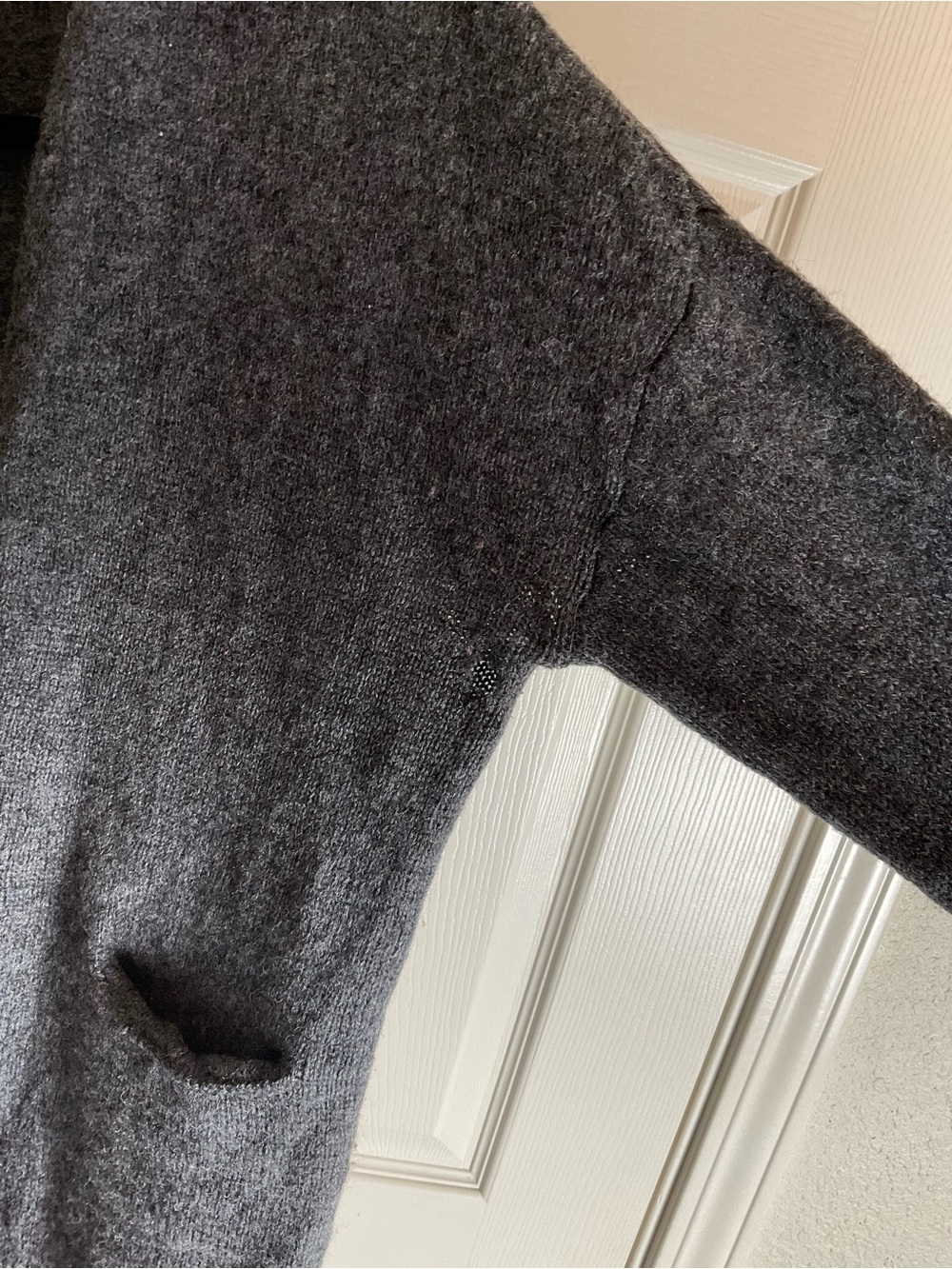 Uniqlo 100% Wool Gray Cardigan Sweater size XSMALL - Picture 5 of 12